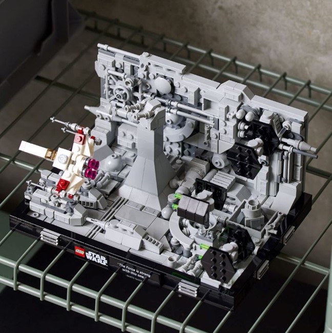 LEGO Star Wars - Death Star Trench Run Diorama (75329)