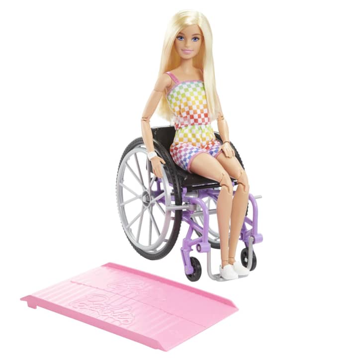 Barbie - Dukke med kørestol og rampe - blond (HJT13)