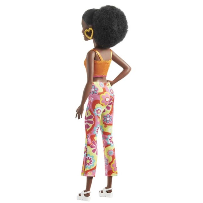 Barbie - Fashionista Doll - Petite Curly Black Hair (HJR97)