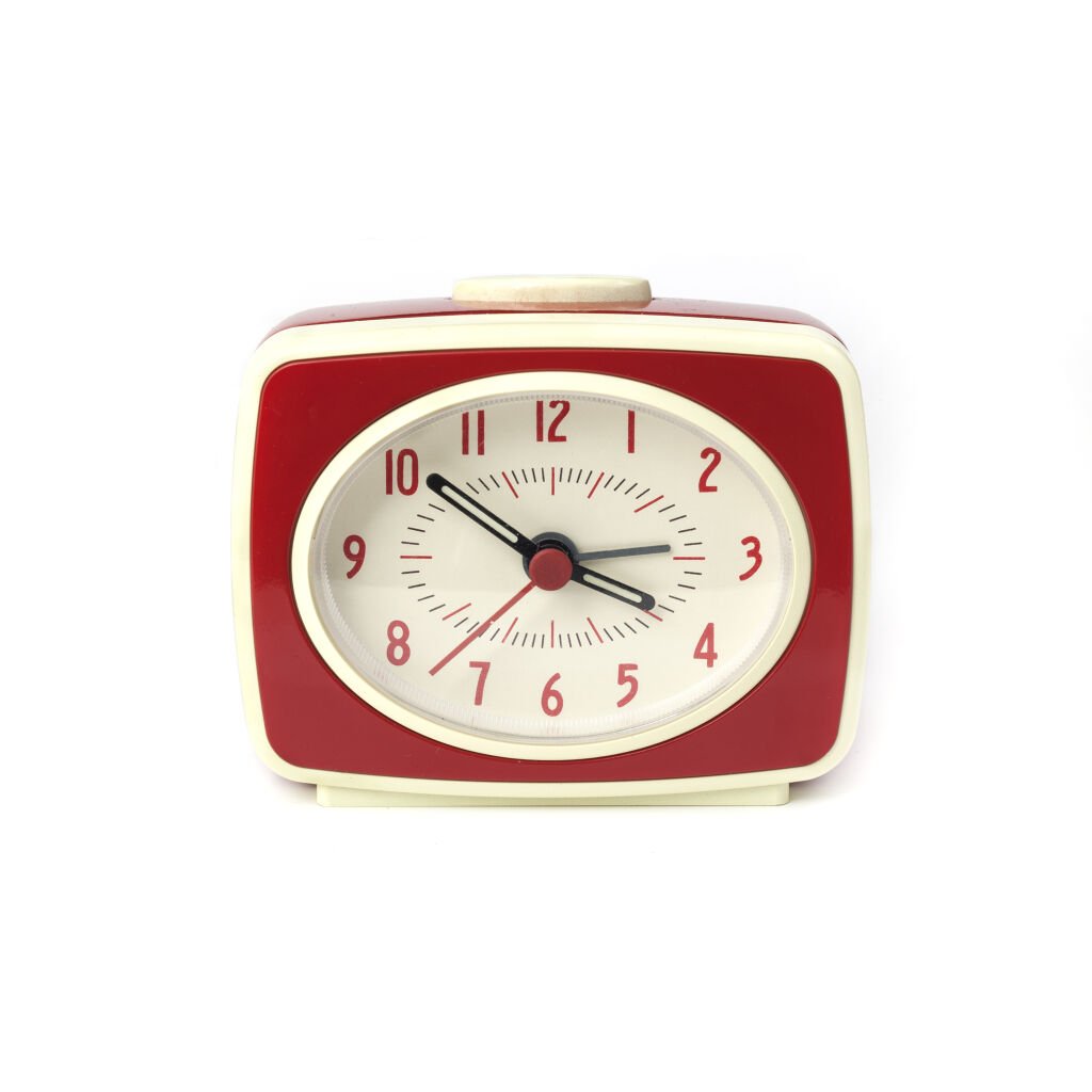 Small Classic Alarm Clock Red (AC14-RD-EU) - Gadgets