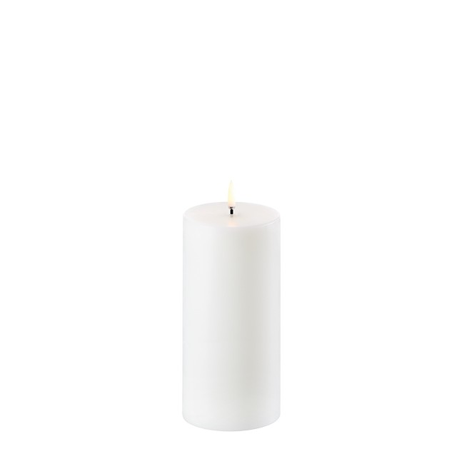 Uyuni - LED pillar candle - Nordic white -7,8x15,2 cm (UL-PI-NW-C78015)