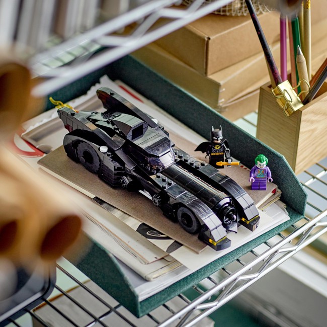 LEGO Super Heroes - Batmobile™: Batman™ vs. The Joker™ Chase (76224)