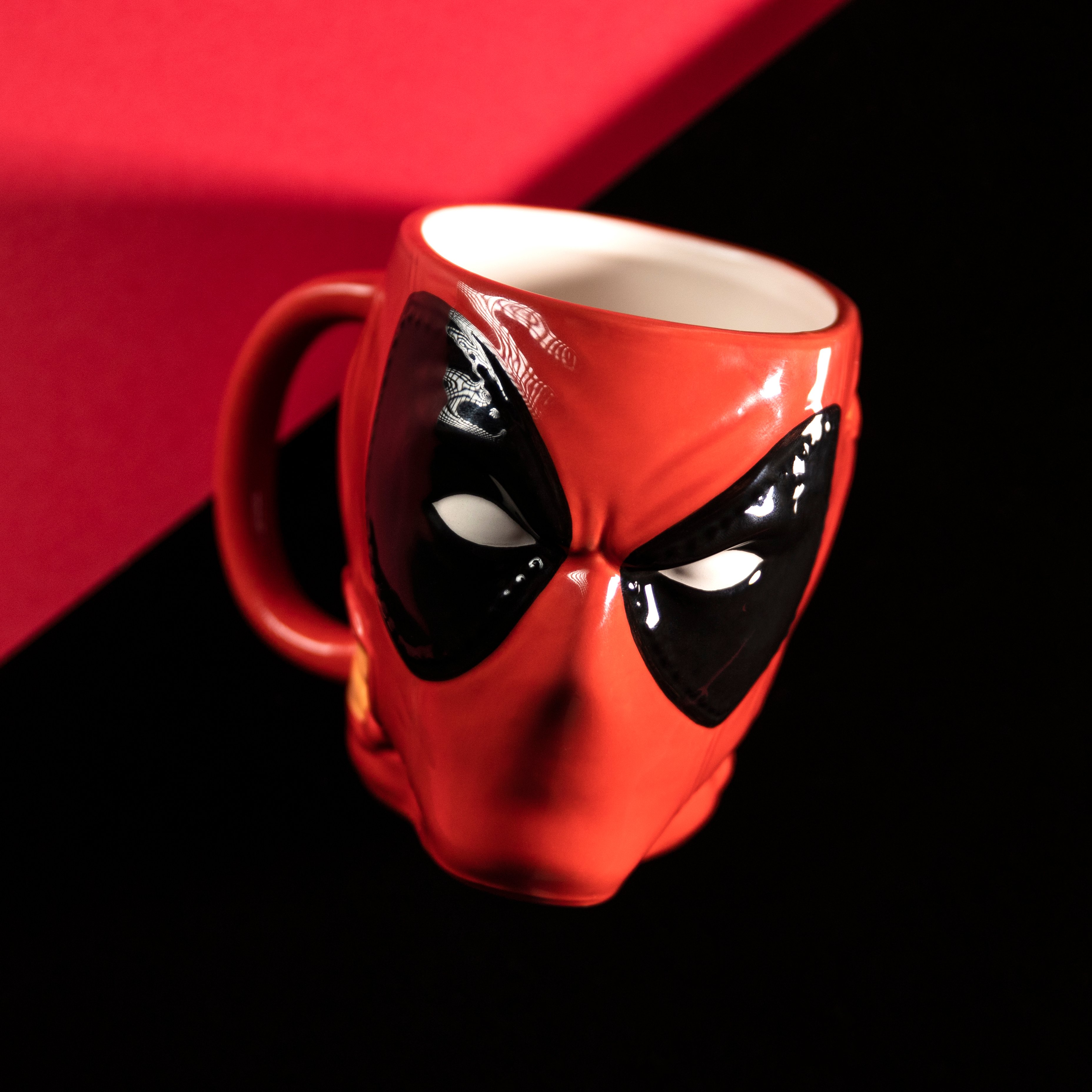 Deadpool Shaped Mug - Fan-shop
