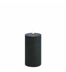 Uyuni - LED pillar candle - Pine green, Rustic - 7,8x15,2 cm (UL-PI-PG78015)