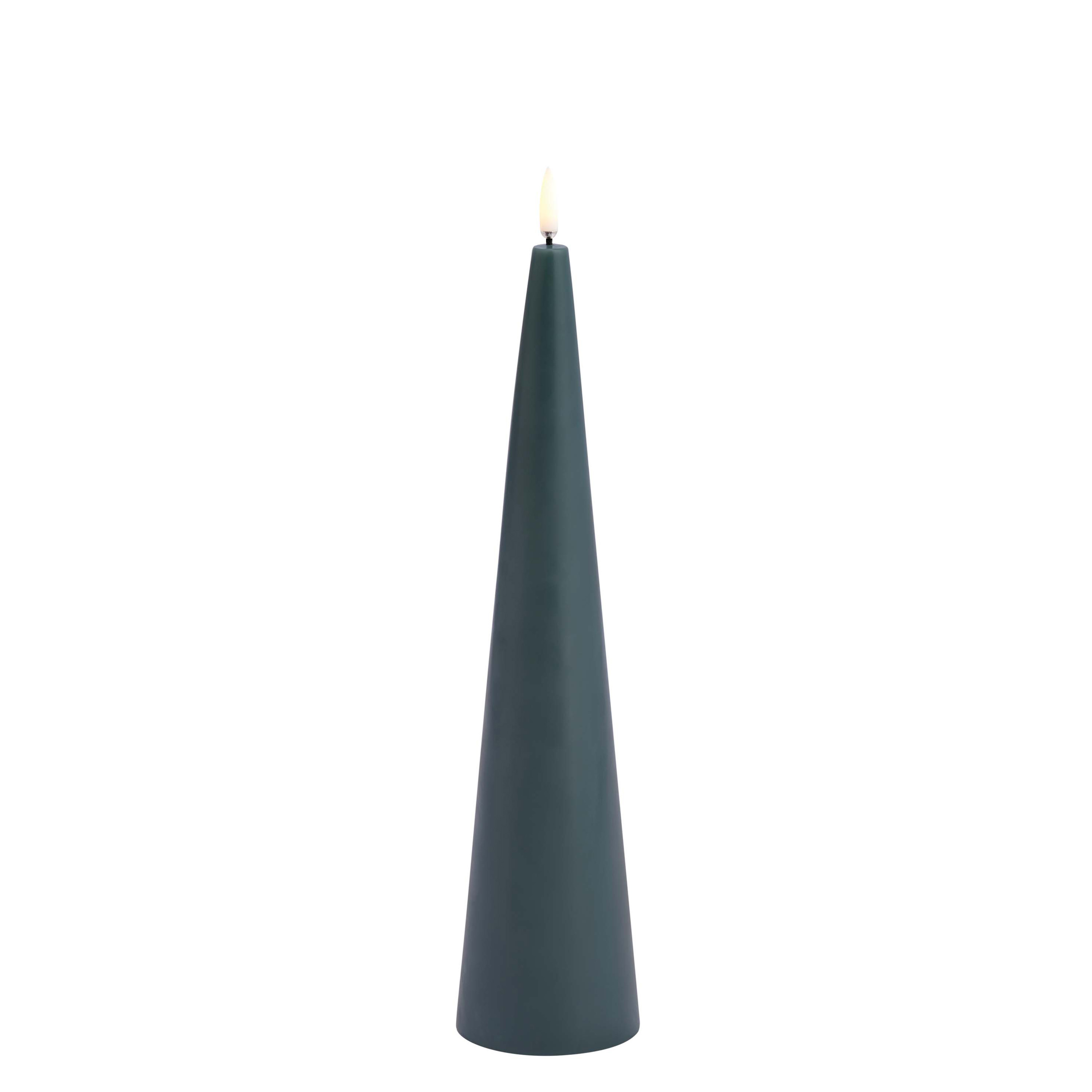 Uyuni - LED cone candle - Pine green, smooth - 6,8x30 cm (UL-CO-PG07030) - Hjemme og kjøkken