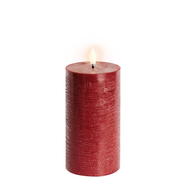 Uyuni - LED pillar candle - Carmine red, Rustic - 7,8x15 cm (UL-PI-CR-C78015)