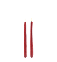 Uyuni - LED taper candle 2-pack - Carmine red, Smooth - 2,3x25 cm (UL-TA-CR02325-2)