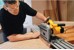 Dewalt Dyksav 230V model DWS520K leveres med kuffert, uden skinne thumbnail-3