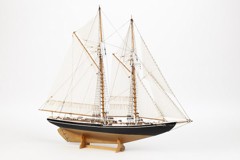 Billing Boats - Bluenose II - Wooden hull (428350)