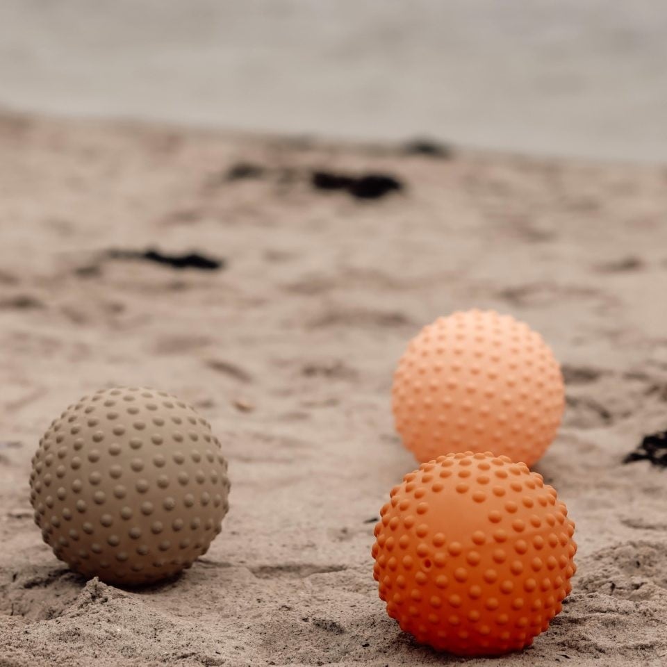 Köp Find that hippo Large sensory ball Desert Sand (53100500) Köp Find that hippo Large sensory ball Desert Sand (53100500)