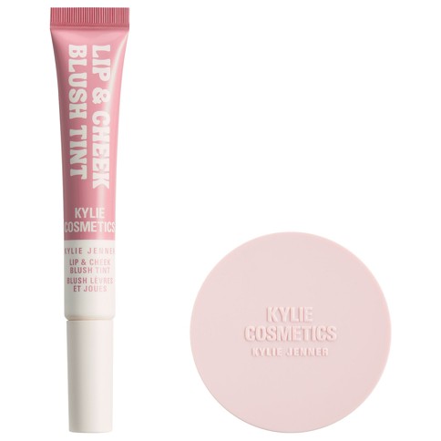 Kylie Jenner - All things Pink