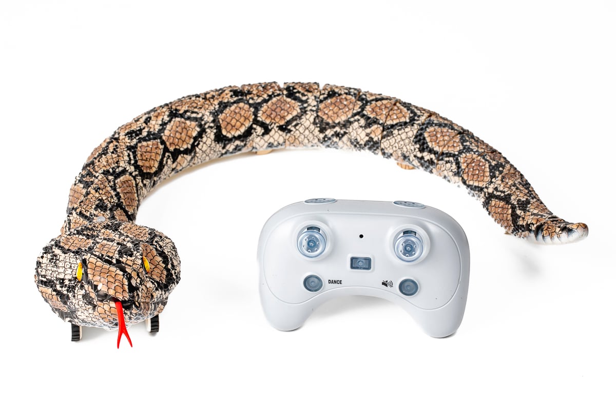 Animal Universe - Rattler R/C w/light & simulated sound 2,4GHz, 65cm