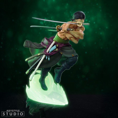 One Piece - Zoro (Glow in the dark base)