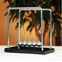 Giant Newton's Cradle - Træ & Stål Version