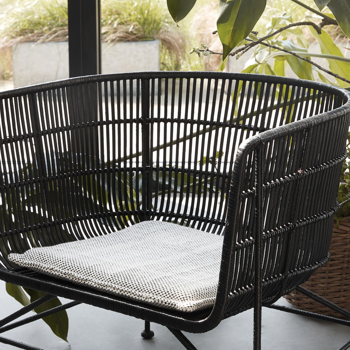 Osta House Doctor - Coon Armchair - Black (HE0300)