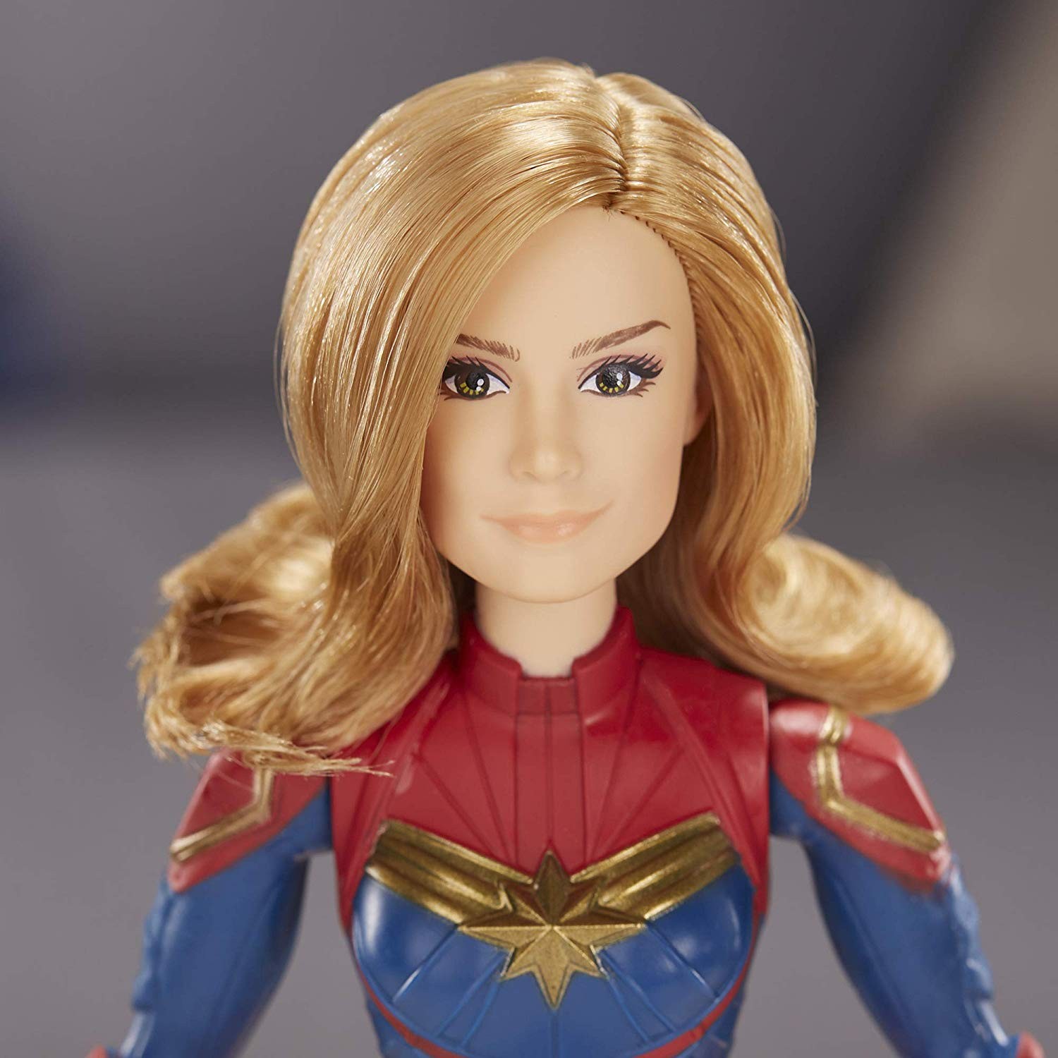 Kaufe Captain Marvel Signature Doll E4565