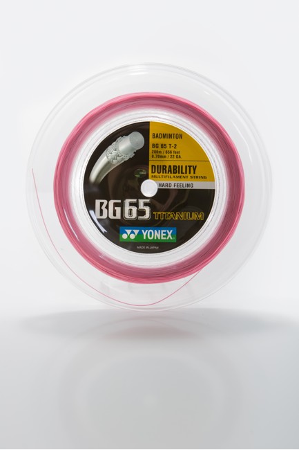Yonex - BG-65 Titanium Badmintonstrenge 0,7 mm natur Pink  /Racket