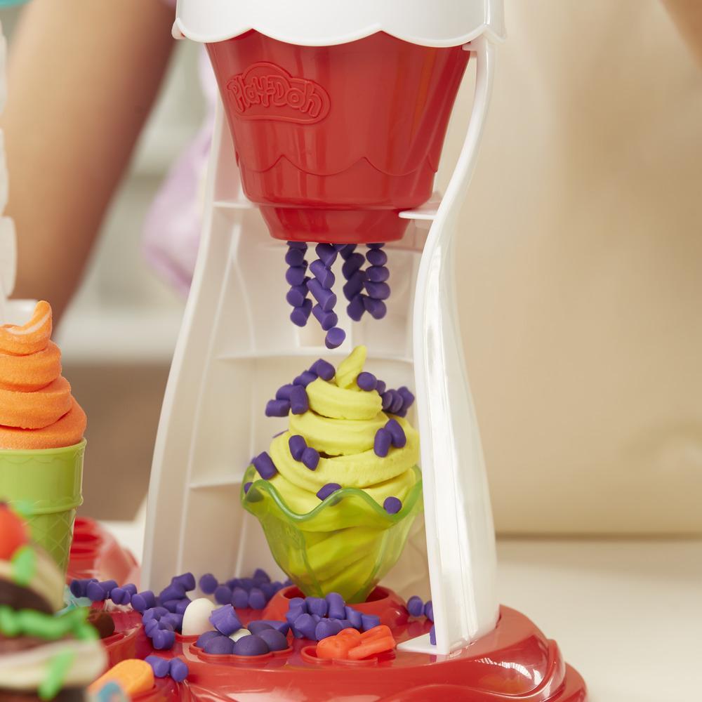 Koop Play Doh Ultimate Swirl Ice Cream Maker (E1935) Koop Play Doh Ultimate Swirl Ice Cream Maker (E1935)