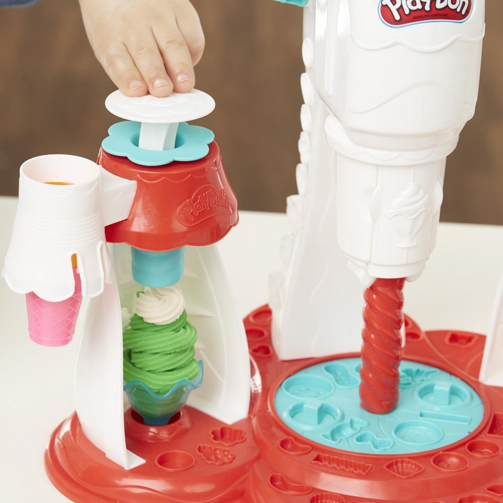 Koop Play Doh Ultimate Swirl Ice Cream Maker (E1935) Koop Play Doh Ultimate Swirl Ice Cream Maker (E1935)