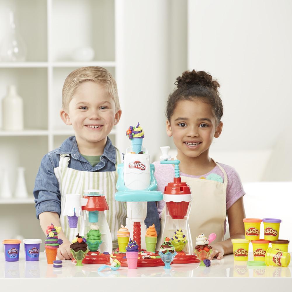 Koop Play Doh Ultimate Swirl Ice Cream Maker (E1935) Koop Play Doh Ultimate Swirl Ice Cream Maker (E1935)