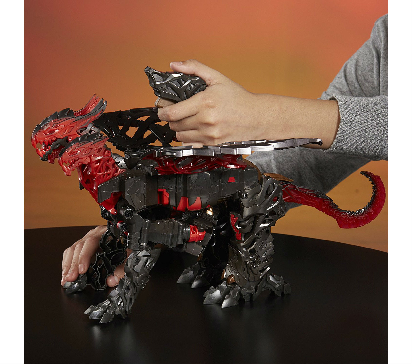 Hasbro Transformers Dragonstorm Actionfigur mit Licht und Sound C0934 für Kinder