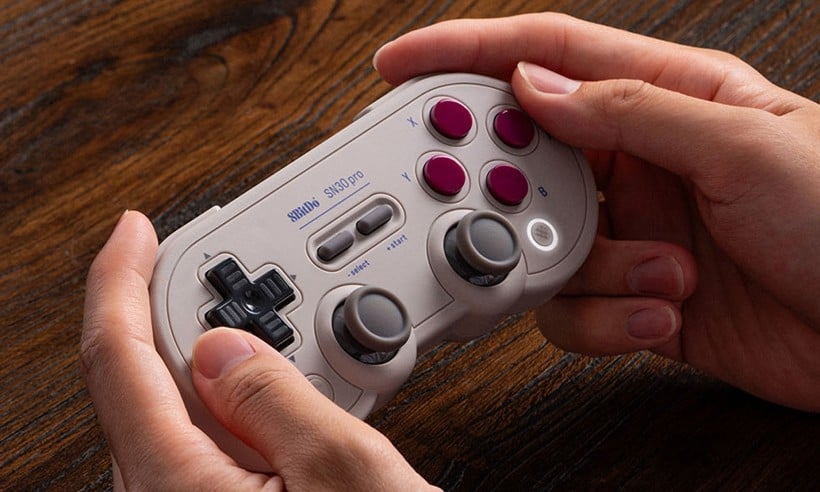 <strong>8Bitdo SN30 Pro Bluetooth-spelkontroll</strong><br>Den enda kontrollen som regerar över dem alla. Inspirerad av klassikerna.